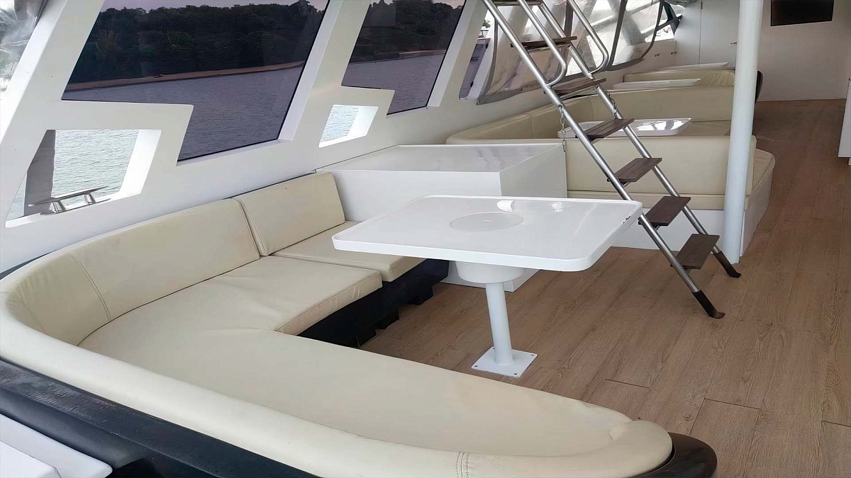 Аренда моторного катамарана Flying Dolphin 3 на Пхукете